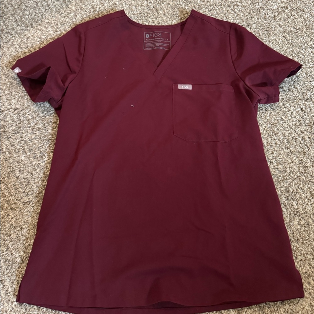 maroon figs scrub top